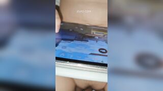 Cho em họ mượn iPad chơi free fire là được địt trần