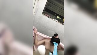 đột nhập dãy trọ sinh viên để quay lén mấy em tắm đúng là rửa mắt - phần 15