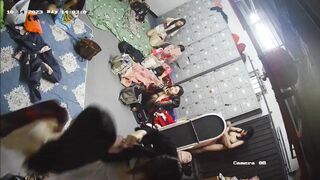 mấy bé KTV mặc mát mẻ như vậy bảo sao các anh thích đi hát - phần 9
