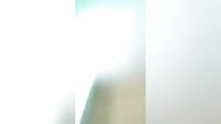 Đang chơi thì em họ vặch cu ra bú mút dâm đãng kích thích