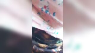 Đến nhà em họ chơi nứng cặc thèm đụ,biết nó khoái cu bự dụ nó vào bụi ngô thế đụ thôi