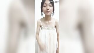 Nghe đồn phải mất gần 8 củ mới khiến em này quay clip cho xem, cặp ngực đáng đồng tiề