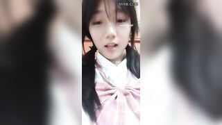 Nghe đồn phải mất gần 8 củ mới khiến em này quay clip cho xem, cặp ngực đáng đồng tiề