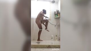 E HÀNG MỚI NHÚ , GỬI CLIP TẮM TIÊN CHO NY