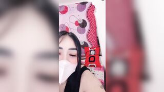 Gái dâm vú to lồn múp thủ dâm khoe hàng