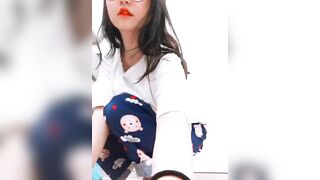 bé học sinh loli mặt cute nứng lồn thủ dâm bất chấp - phần 11
