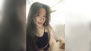 Em Thảo Chat Sex Móc Lồn Bắn Nước