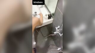 Qua nhà bạn chơi mà vợ bạn mặc vầy sao chịu nổi p2