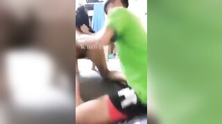 Em trai 16 tuổi xin chị họ đụ,chị chỉ cho móc lồn em trai tức nhéc cả bàn tay vô lồn