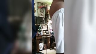 Đến nhà em họ chơi thấy không mặt sì líp nứng cặc thèm đụ,đè em đụ thì em cho đụ thôi