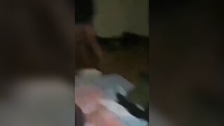 1 đám thanh niên đè đụ 1 em gái học sinh 16 tuổi, vì đú đởn ăn chơi bỏ học.