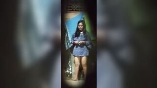 Lén quay chị hàng xóm bôi kem hồng lồn