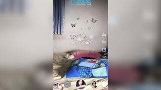 Tomboy móc lồn thủ dâm cho nhau dâm đãng