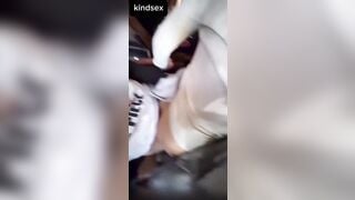 Vợ đi xe khách về quê nứng lên cu người lạ nhúng trên xe