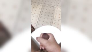 Lọ trong wc