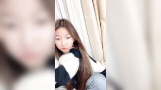 2 E GÁI Ở NHÀ RẢNH RỖI , SINH NÔNG NỔI