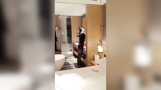 Cô gái lẳng lơ ở Thượng Hải bị một người đàn ông có dương vật to
