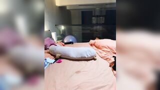 Mb dâm vú trễ tận rốn lồn to khoe hàng trên live