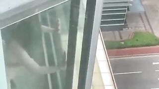 View làm ở công ty hôm nay lạ quá