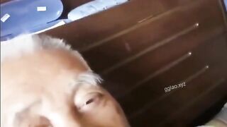 Mẹ kế bắt gặp con trai riêng của chồng trần truồng, thế là loạn luân