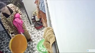 Chị dâu xinh quá mà k có tài liệu gì nên lắp cam trg nhà tắm quay lén chị
