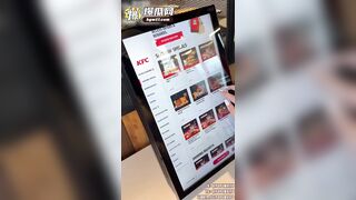 pupu doggy nuốt tinh trùng ny trong nvs quán KFC