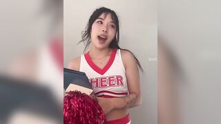 XUẤT TINH NGẬP MỒM