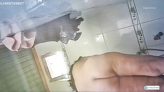 Cam kín trg nhà tắm quay lén nhỏ e họ hay tắm trưa,trưa nào e tắm xg cũng đc xem p2