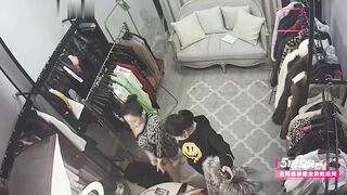 Hack cam quay lén e teen thử đồ trg cửa hàng quần áo,vòng 1 khủng đung đưa dữ dội