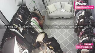 Hack cam quay lén e teen thử đồ trg cửa hàng quần áo,vòng 1 khủng đung đưa dữ dội