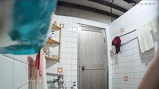 Em vợ múp míp, tắm truồng ngon quá