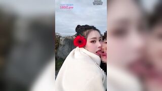 E gái xinh Vú to, Ra nơi công cộng khoe vú, Bú Cu cho người lạ Lút Cán Xuất Tinh vào