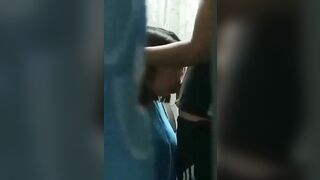 Quay lén 2 em học sinh lén lút bú cu giờ ra chơi