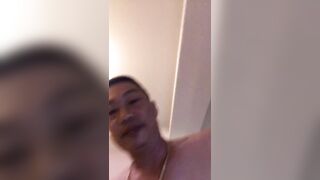 Vợ rủ bạn some với chồng