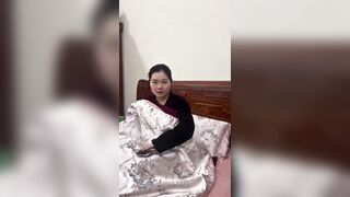 Gạ làm tí mà Chị cứ lườm là sao