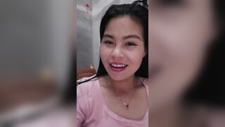Mẹ đơn thân muốn có người yêu sấy tóc cho