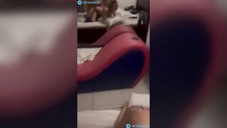 Em 2k4 kính cận yêu hội họa em rên còn to
