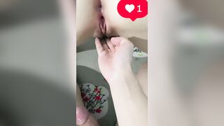 Lỡ xuất đầy lồn cô bạn thân mông to