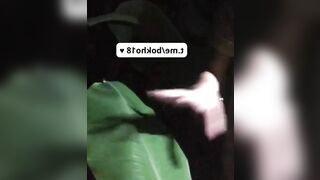 Nửa đêm nứng lồn, em chạy ra vườn call sex