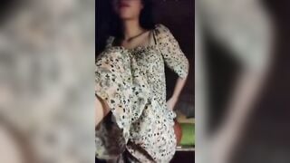 Em hồng anh 2k10 body ngon, thủ dâm sướng phun nước đái