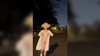 Câu chuyện public,dâm nữ vú bự có sở thích show hàng nơi công cộng p1
