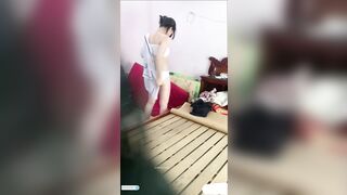 Lắp cam quay lén trg phòng bé e họ dáng ngon hs c3 thay đồ đi học