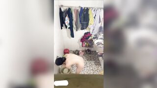 Quay lén em sinh viên phòng bên đi tắm,lồn rậm lông nhưng mà dáng siêu ngon