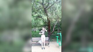 Dâm nữ mông to tròn trắng múp thích show hàng public nơi đông người p8