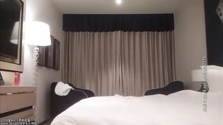 Một nữ tiếp viên hàng không đã ướt trước chuyến bay