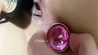 Từ sinh viên ngoan hiền đến nô lệ tình dục thích bạo dâm