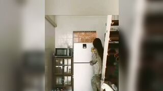 Sang hàng xóm ngắm gái địt luồn em rau mông to lồn khít