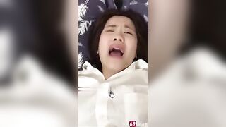 Mới đút vào đụ chút mà em nữ sinh sướng trợn cả mắt