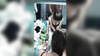 Cong mông cho anh rể địt trong nhà tắm