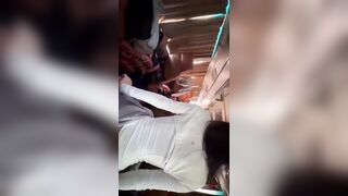 Bắt bạn gái thằng bạn ngoáy cặc đụ nhau trên xe khách là quá đỉnh.